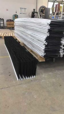 A 2.5 Meter Long High Strength Wear-resistant Strip Brush For Sanitation Vehicles Forklifts And Engineering Machinery Accessories